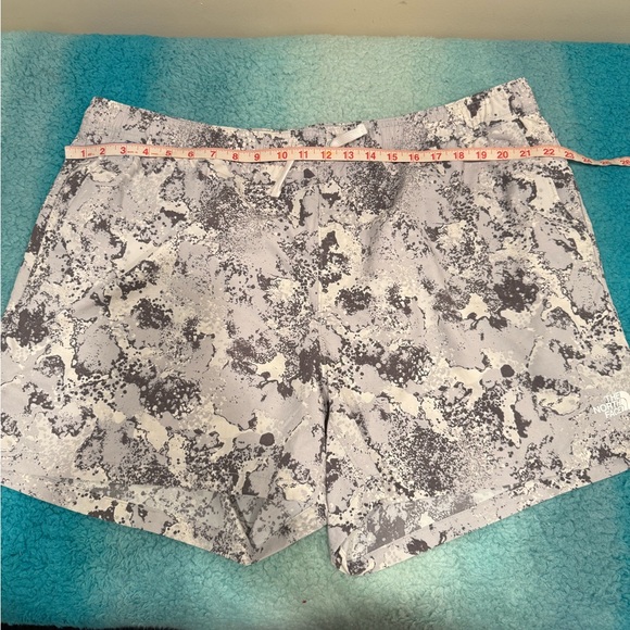 🔥The North Face Men’s Swim Trunks🔥 - Picture 4 of 7